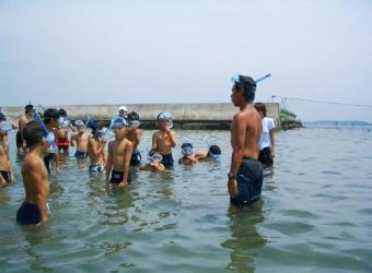 【キッズアドベンチャー：シュノーケリングスクール】呼吸法をマスターしたら海中水族館へＧＯ！